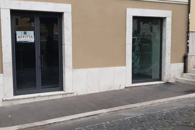 Geschäft in Via Lungo Liri Simoncelli, Sora - Foto 1