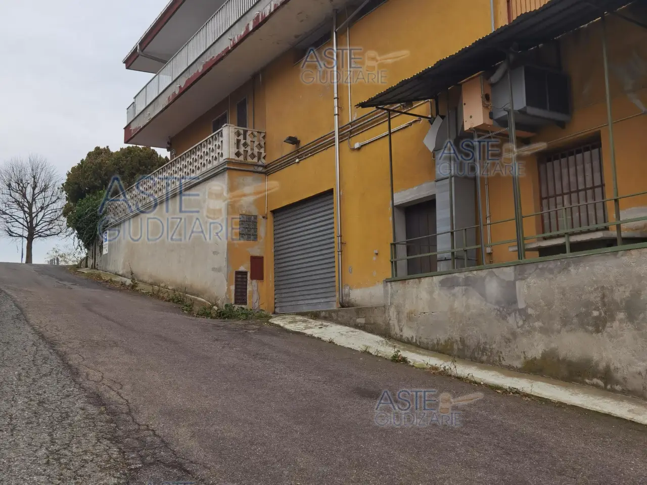 Fabbricato misto in V. Ivrea, 89, 10082 Cuorgnè To, Italia 89, Cuorgne', {3} - Foto 1