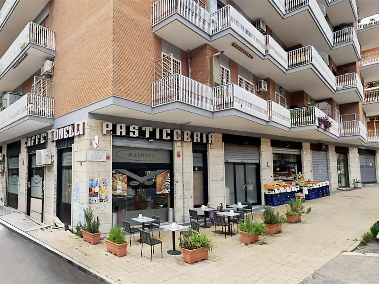 Negozio in Via Ludovico di Breme, Roma, {3} - Foto 1