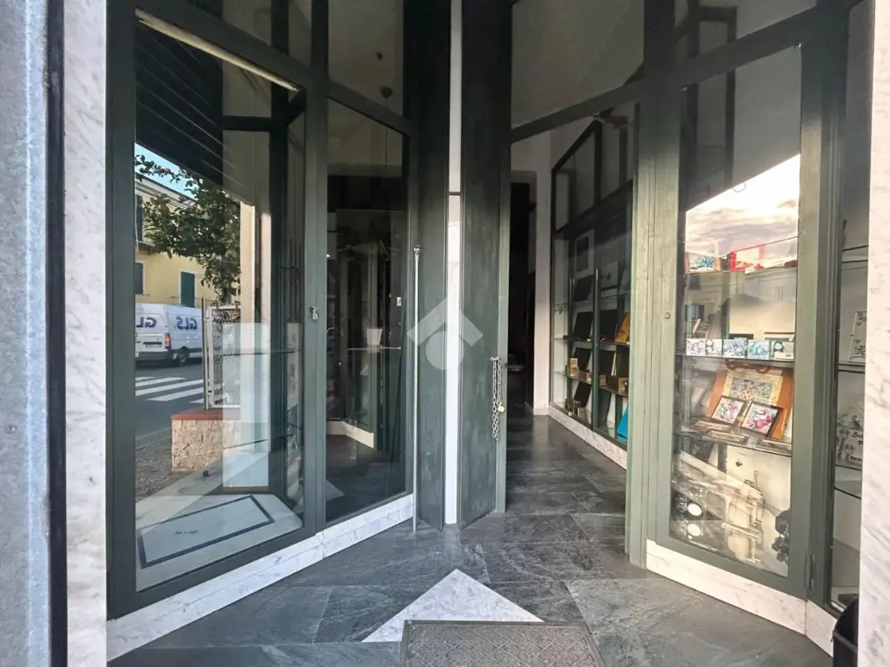 Negozio in Via Sarzana 287, La Spezia, {3} - Foto 1