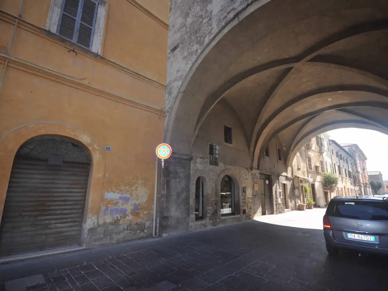 Negozio in Via Terenzio Varrone, 146, Rieti, {3} - Foto 2