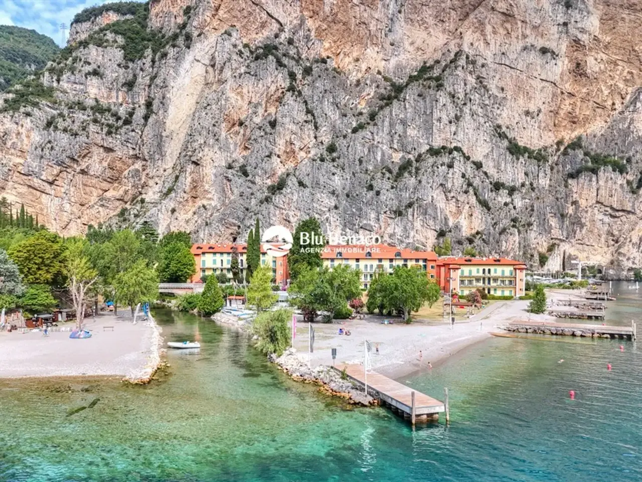 Hotel in Piazza Francesco Arrighi 16, Tremosine sul Garda, {3} - Foto 1
