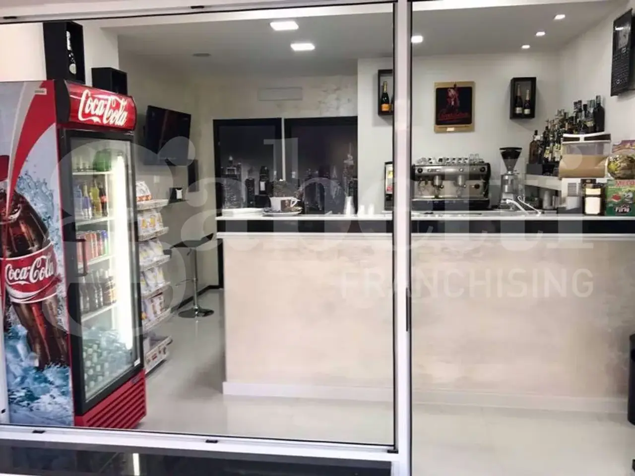 Negozio in Baia Domizia Centro - Viale dei Bossi, Sessa Aurunca, {3} - Foto 1