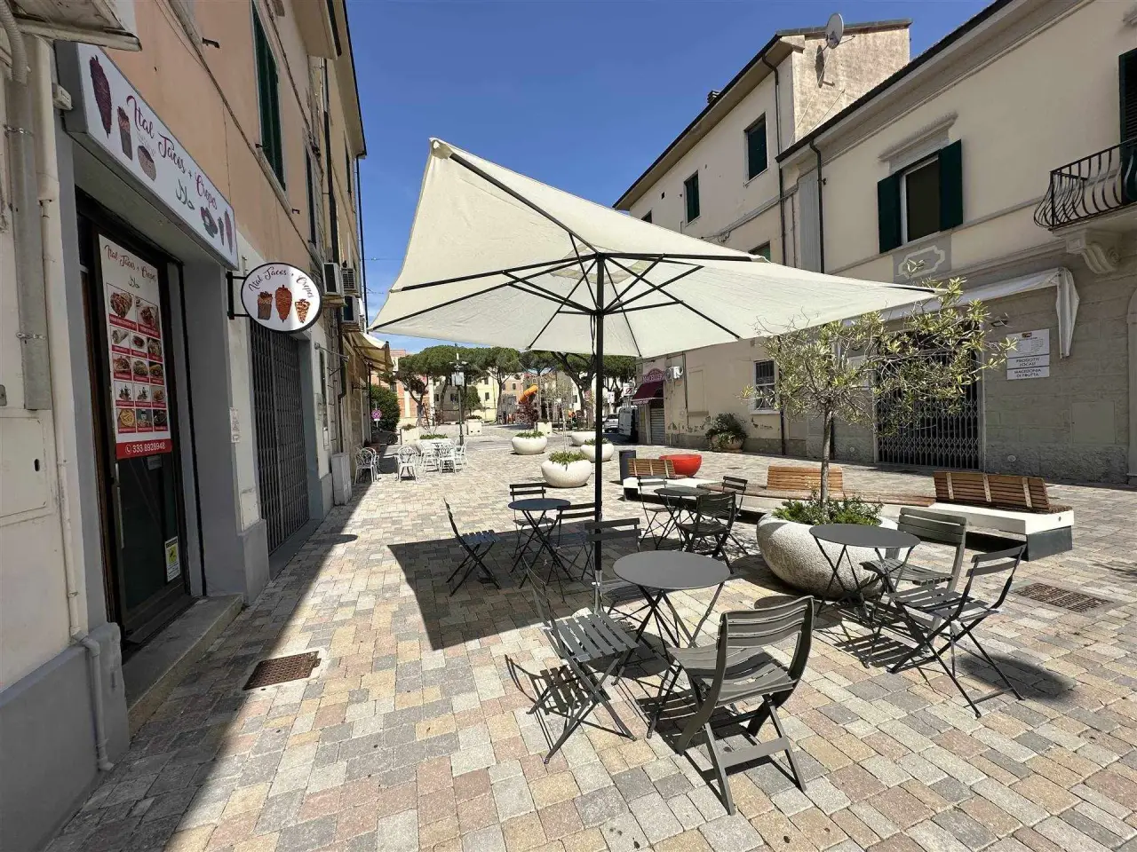 Negozio in , Cecina, {3} - Foto 1