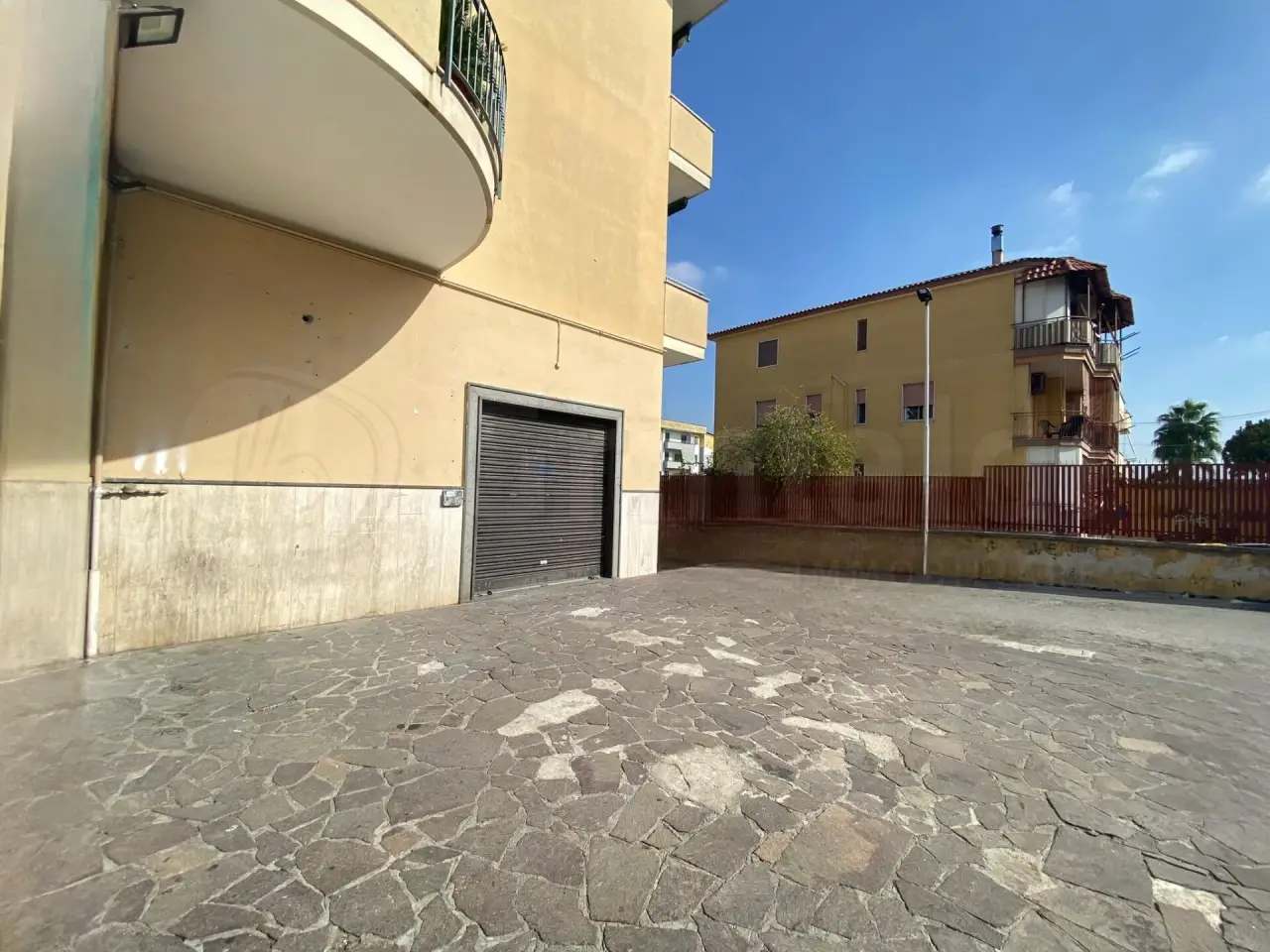 Palazzina commerciale in , Giugliano In Campania, {3} - Foto 1