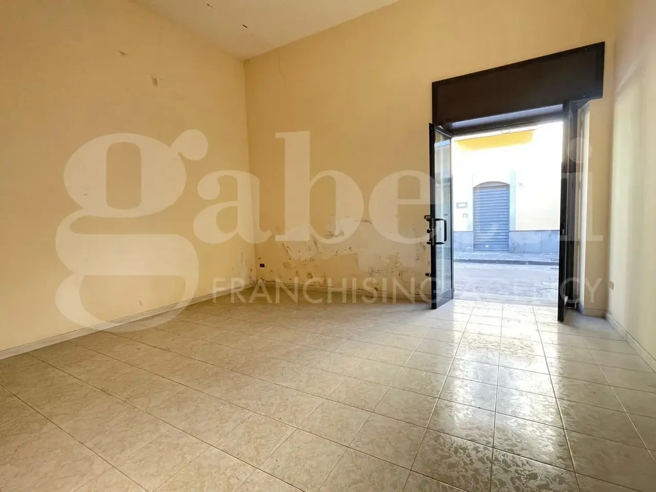 Negozio in Via Vittorio Emanuele, Frattamaggiore, {3} - Foto 1