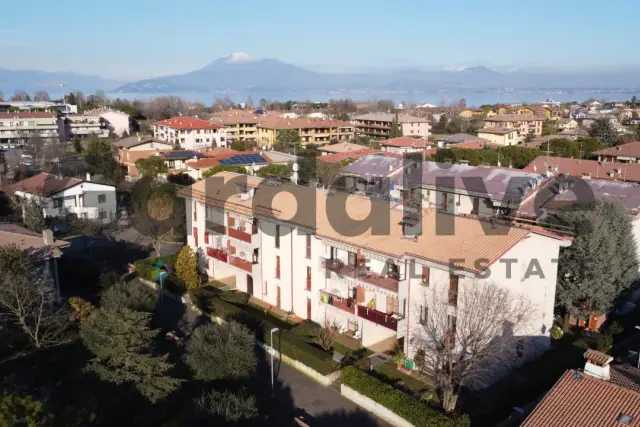 4-room flat in Via XXIV Maggio, Sirmione - Photo 1