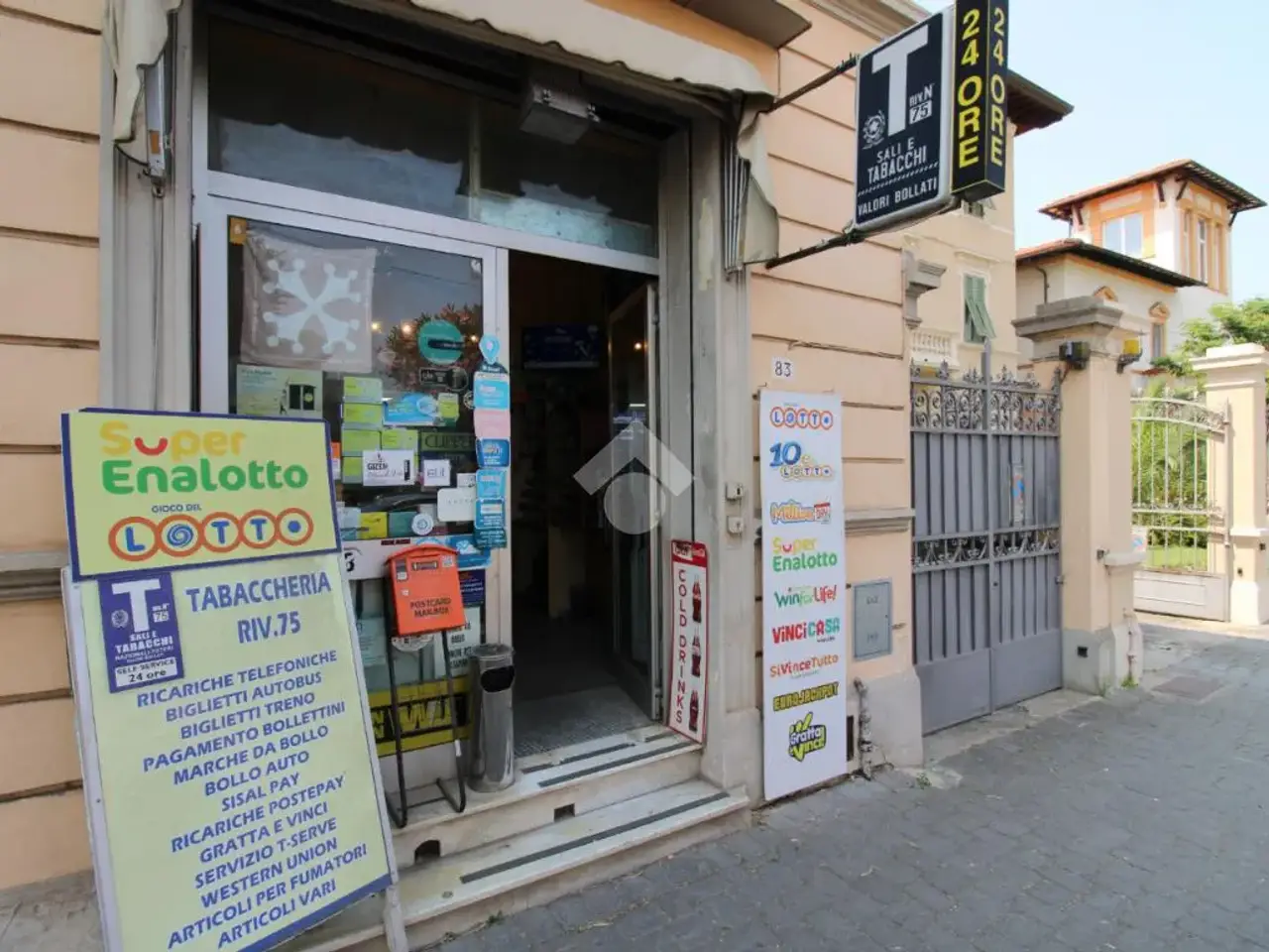 Negozio in Via Bonanno Pisano 83, Pisa, {3} - Foto 1