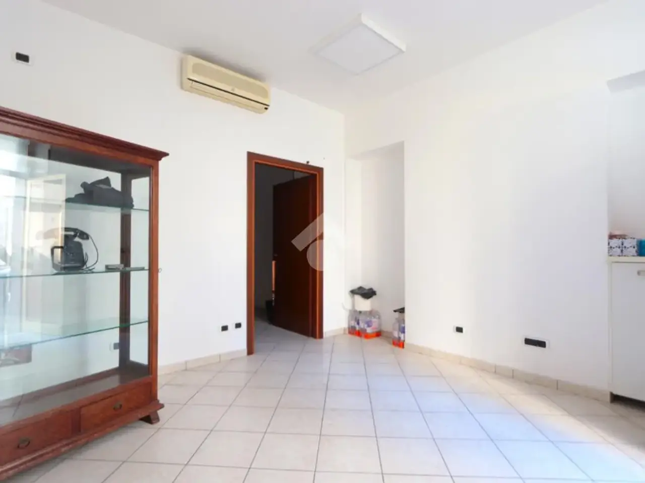 Negozio in Via Piave 46, Alessandria, {3} - Foto 2