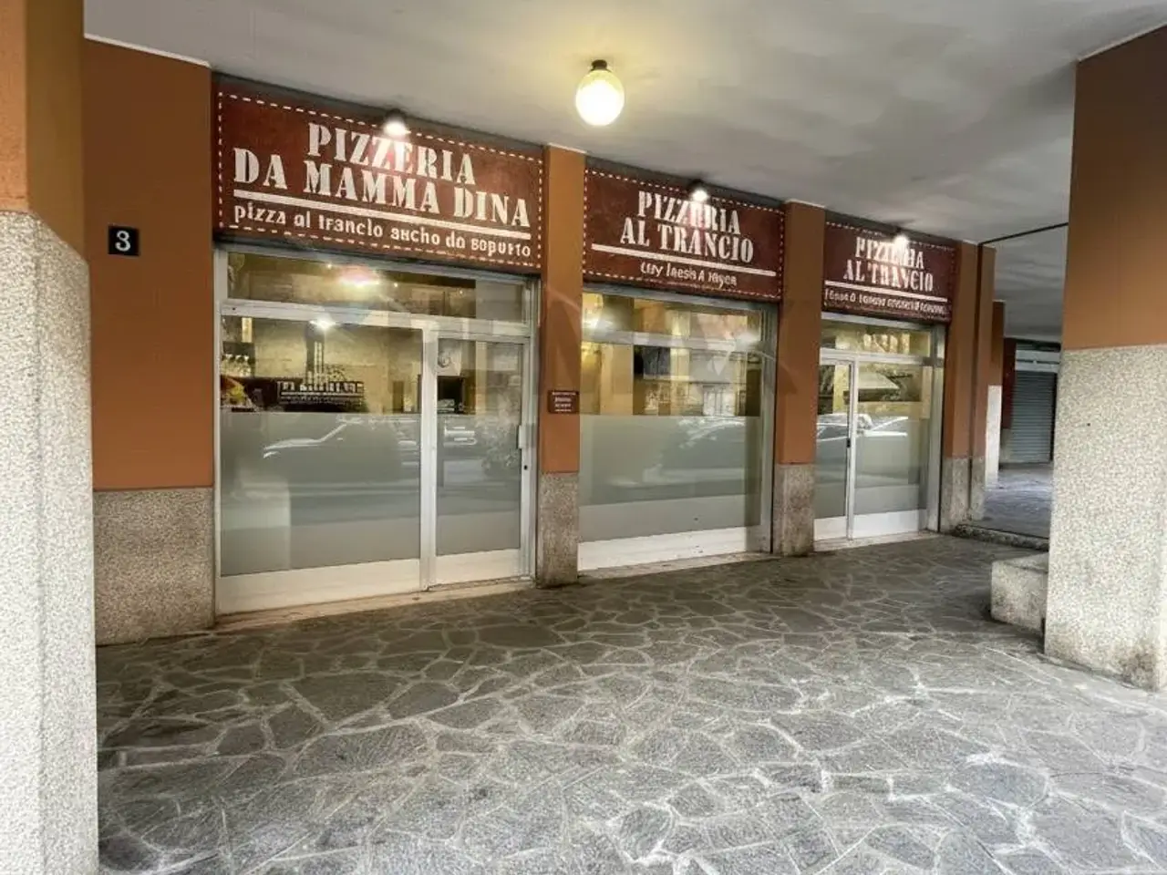 Esercizio commerciale in Via Ugo La Malfa 3, Milano, {3} - Foto 2