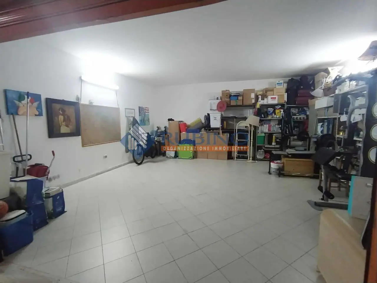 Parcheggio chiuso in Via Verdi 16, Trani, {3} - Foto 2