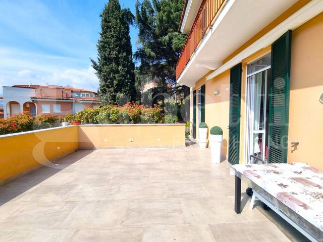 4-room flat in Via Giacomo Matteotti 141, Borgio Verezzi - Photo 1