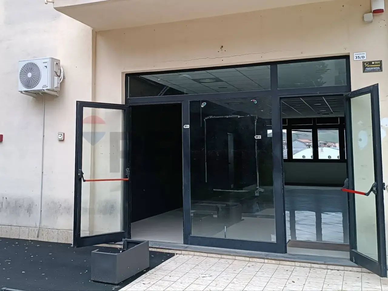Negozio in Via S. Ingrà 35, Enna, {3} - Foto 2