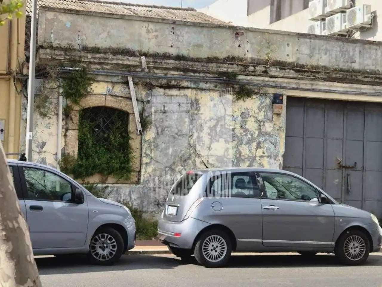 Deposito in Via Mario Nicoletta, Crotone, {3} - Foto 1