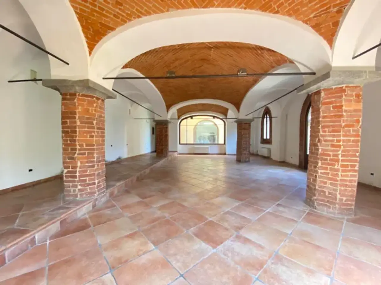 Negozio in Via Luigi Grassi 6, Savigliano, {3} - Foto 2
