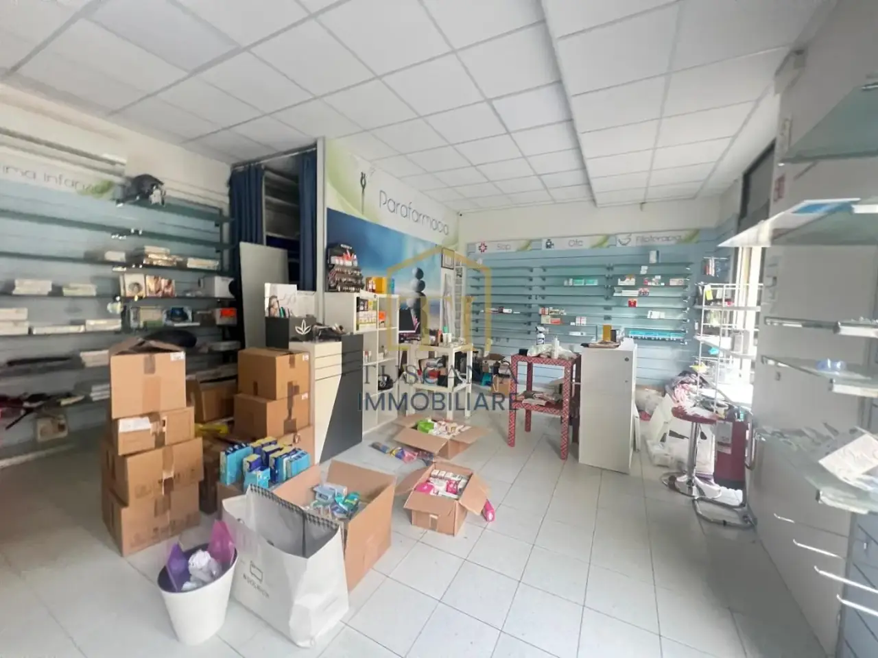 Locale commerciale in , Poggibonsi, {3} - Foto 1