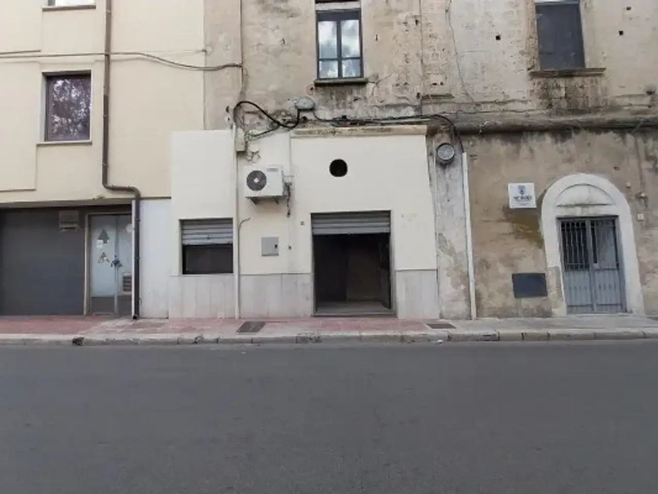 Negozio in Via Bastioni Carlo V 1, Brindisi, {3} - Foto 1