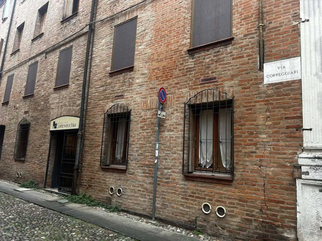 Ufficio in , Ferrara, {3} - Foto 1