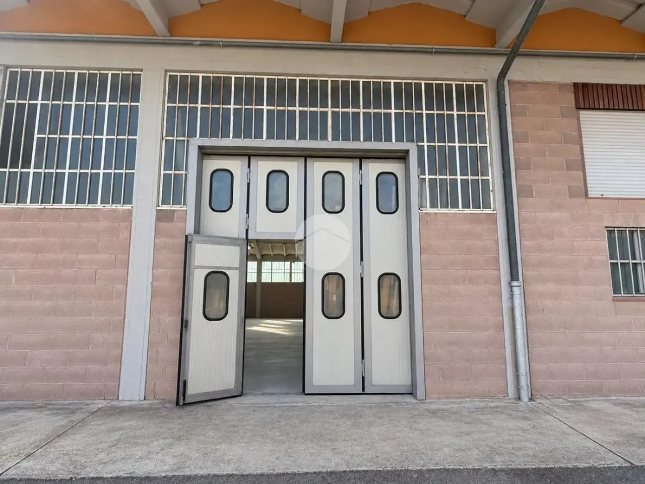 Capannone in Viale Brembo, Dalmine, {3} - Foto 2