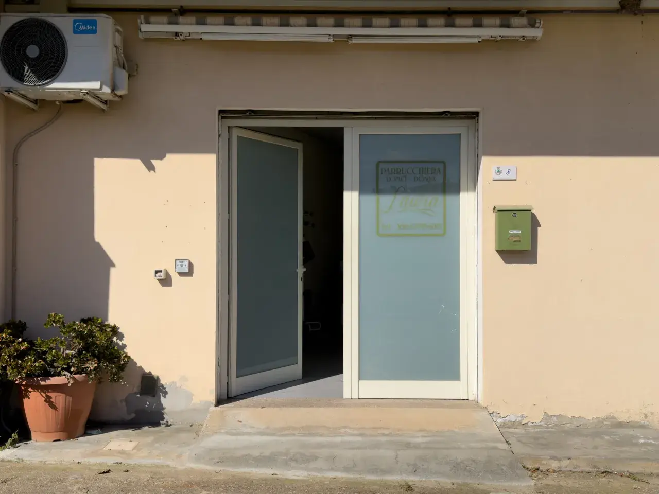 Negozio in Via Paganini 8, Sarroch, {3} - Foto 1