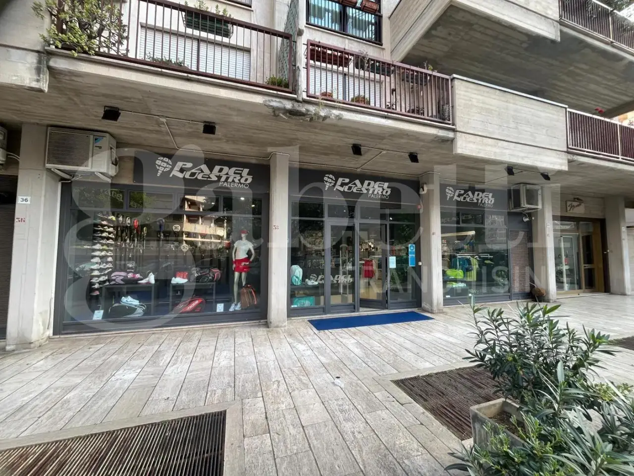 Esercizio commerciale in Via del Carabiniere 40, Palermo, {3} - Foto 2