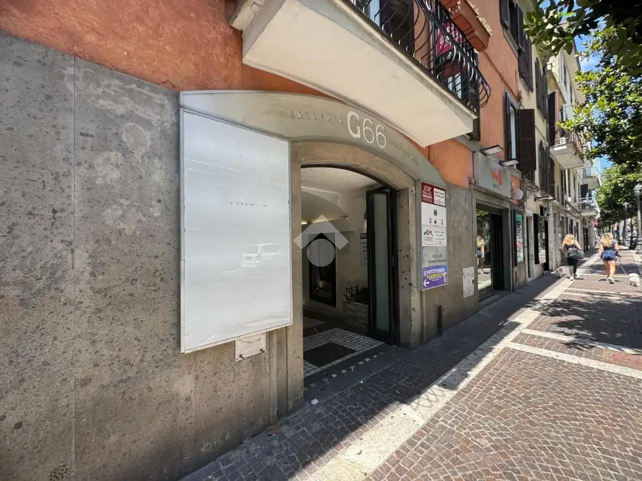 Negozio in Corso Giacomo Matteotti 66, Albano Laziale, {3} - Foto 1