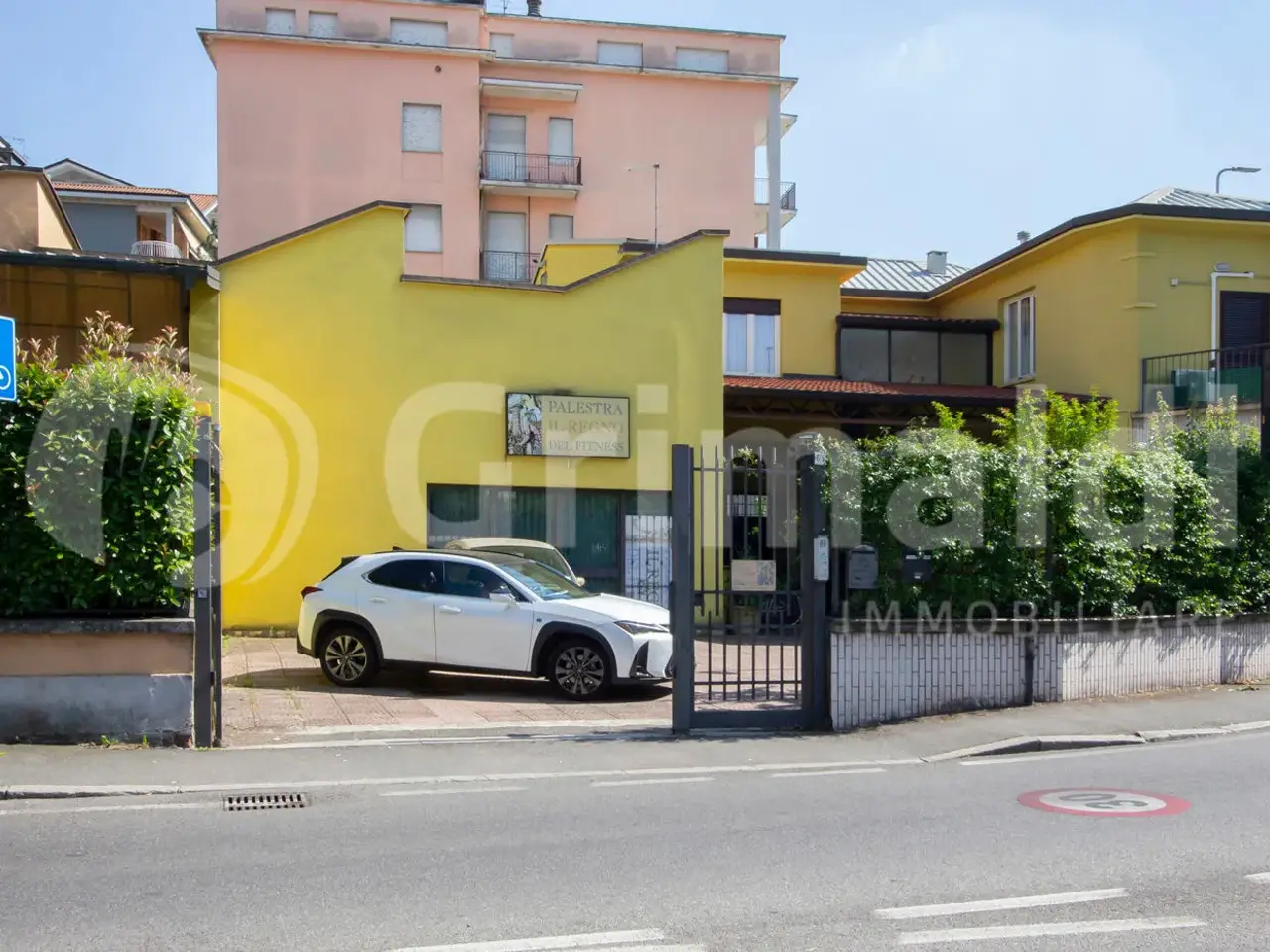 Palazzina commerciale in Viale Marconi 63, Cusano Milanino, {3} - Foto 1
