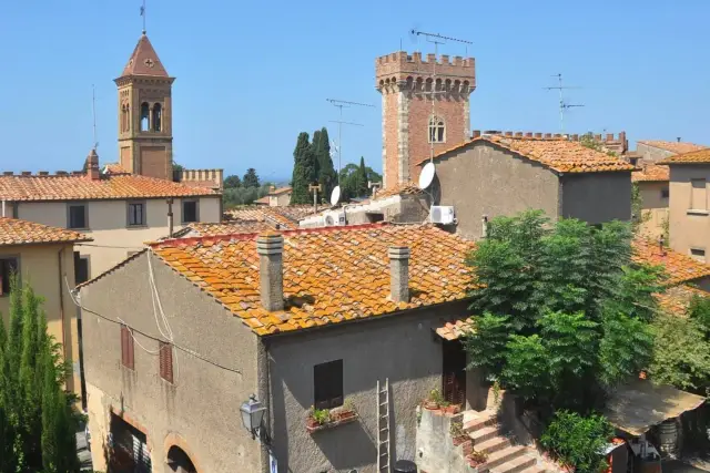 Trilocale in Piazza Biondo Maria, Castagneto Carducci - Foto 1