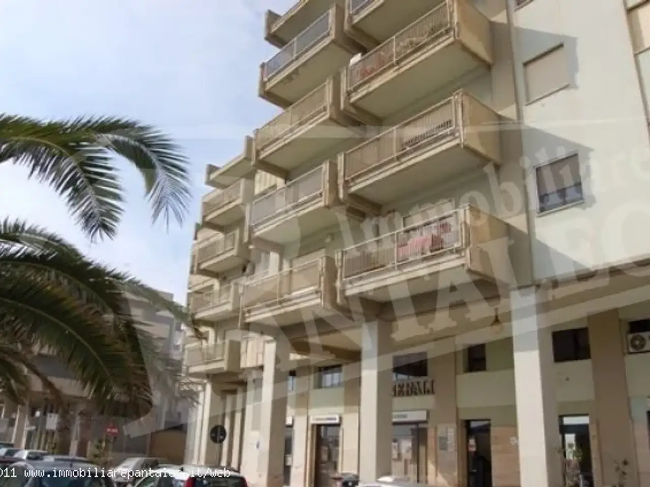 Esercizio commerciale in 
Piazza Piemonte E Lombardo									, 
Marsala									, Marsala, {3} - Foto 1
