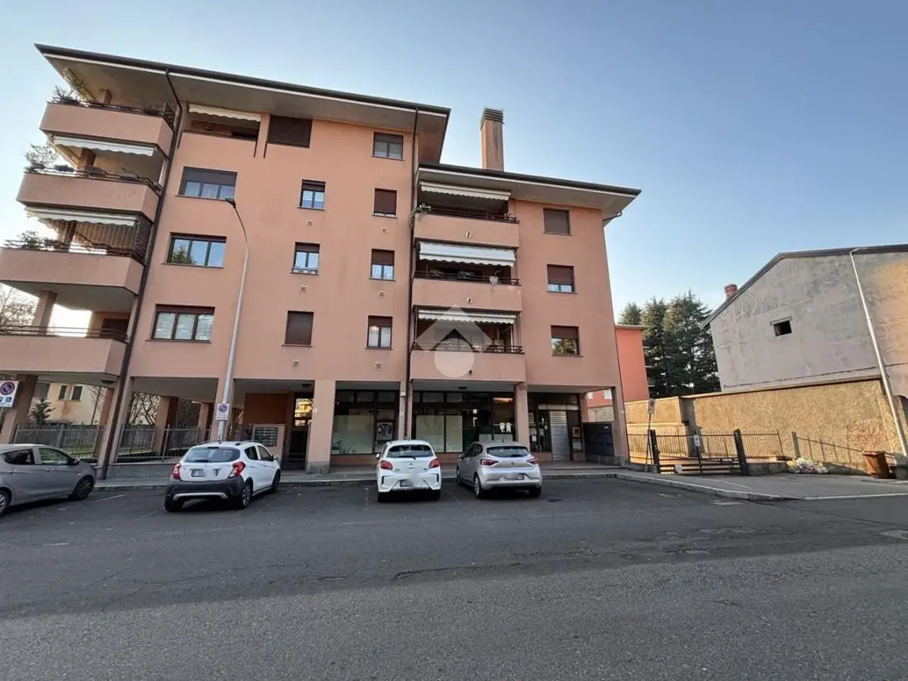 Negozio in Via Venezia 95, Legnano, {3} - Foto 2