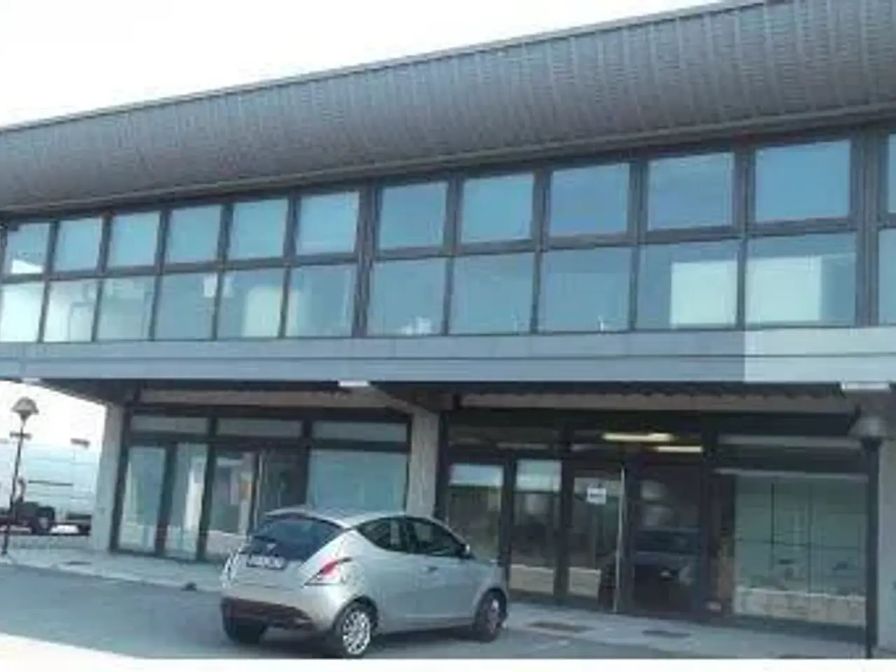 Capannone in Piazza Unità d'Italia, Cernusco Sul Naviglio, {3} - Foto 1