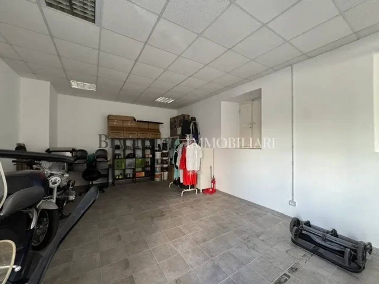 Parcheggio chiuso in , Livorno, {3} - Foto 2