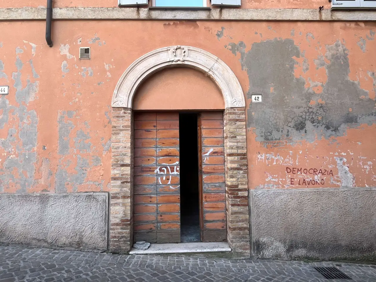 Negozio in Via Pizzecolli 42, Ancona, {3} - Foto 1