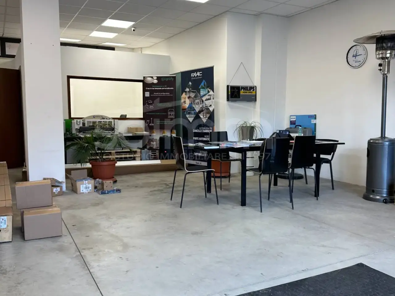 Negozio in Via Lunigiana 15, Cagliari, {3} - Foto 1