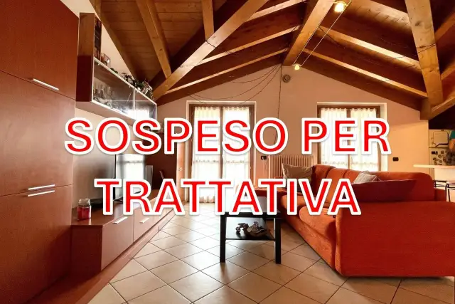 2-room flat in Via Roma, Inverigo - Photo 1