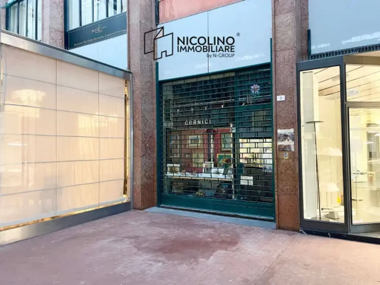 Negozio in Piazza Europa 14, Cuneo, {3} - Foto 1