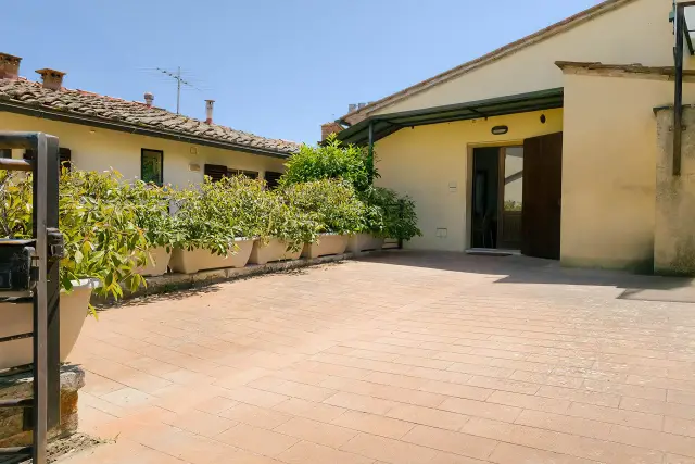 Detached house in Viale Cavour, Siena - Photo 1