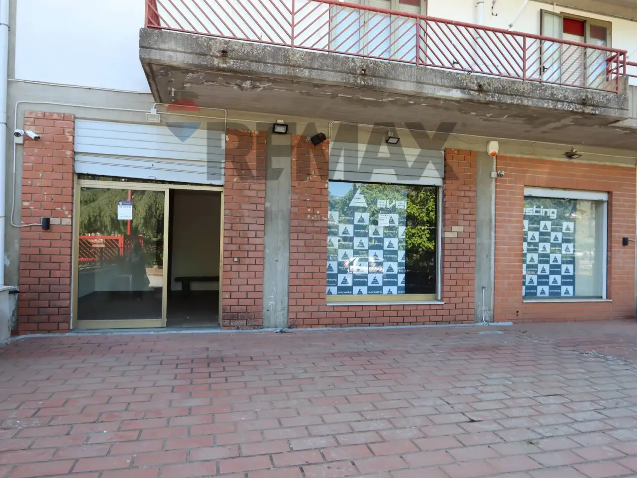 Negozio in Via dei Vespri Siciliani 2, Linguaglossa, {3} - Foto 1