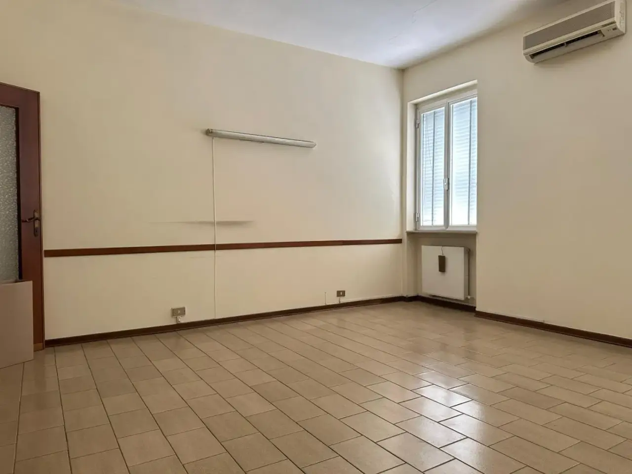 Ufficio in Via Cesare Calciati, Piacenza, {3} - Foto 1