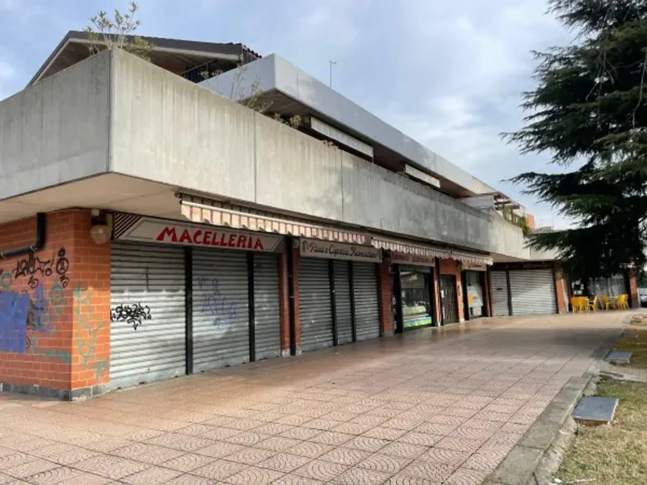 Negozio in Via Pietro Nenni 7, Alpignano, {3} - Foto 1