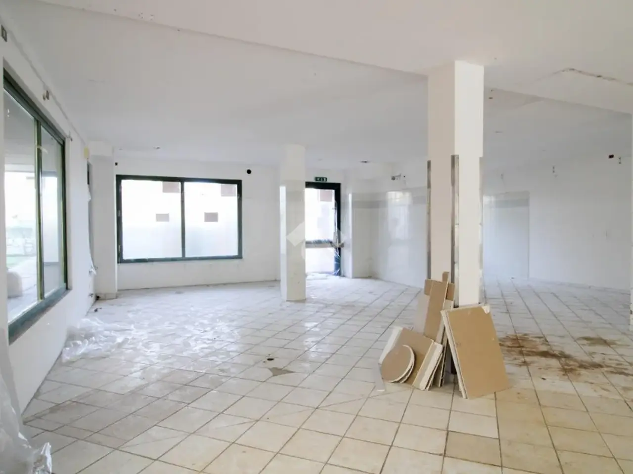 Negozio in Via Cavalieri di Vittorio Veneto, Stezzano, {3} - Foto 2