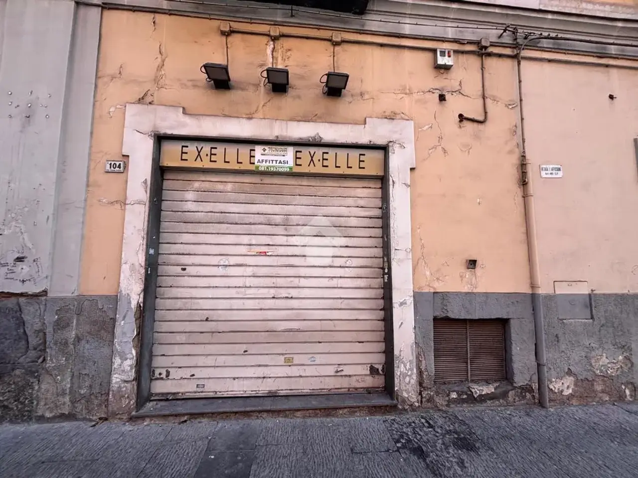 Negozio in Corso Giuseppe Garibaldi 104, Portici, {3} - Foto 2