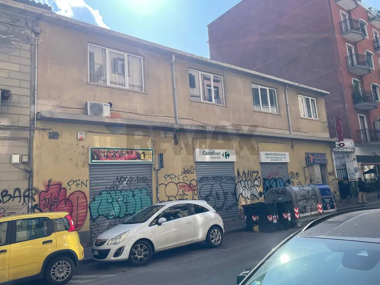 Negozio in Via Giulia di Barolo 32, Torino, {3} - Foto 1