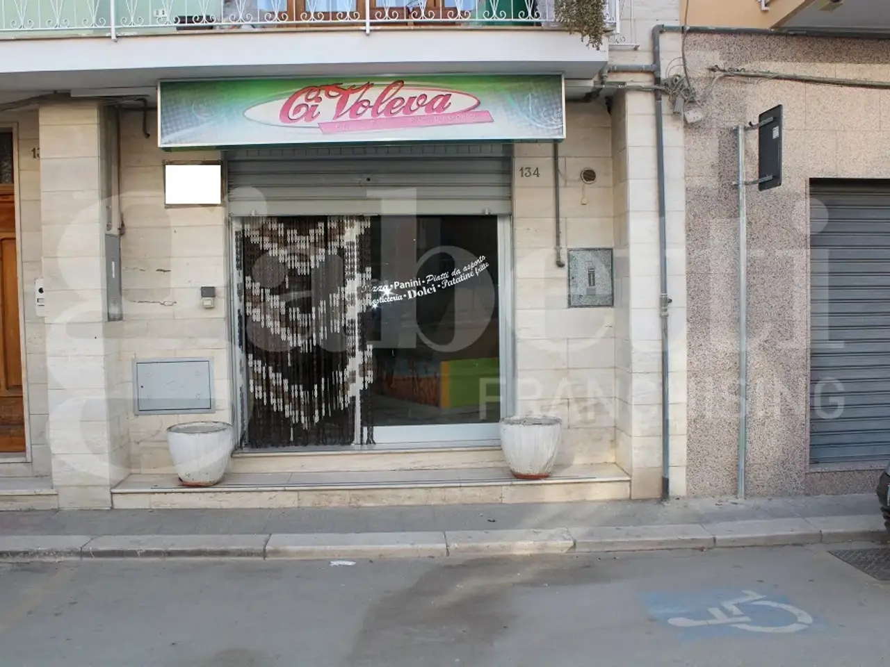 Negozio in Via Luigi Settembrini 134, Canosa di Puglia, {3} - Foto 1