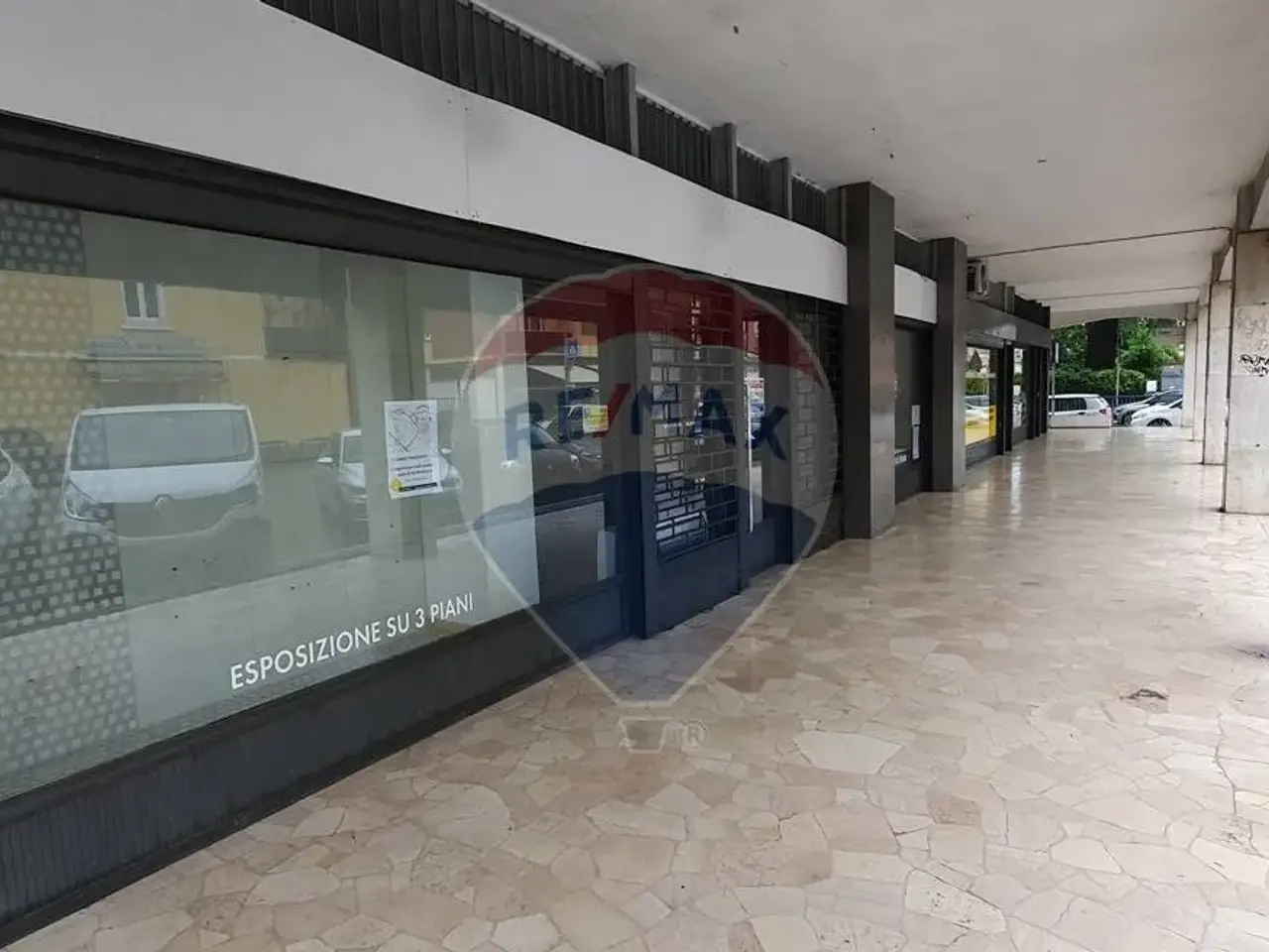 Negozio in Viale Belforte 23, Varese, {3} - Foto 1