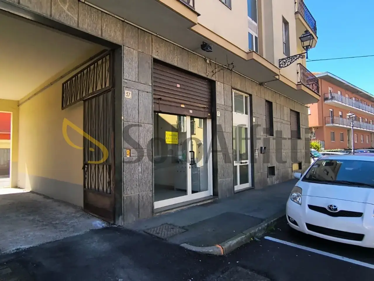 Negozio in Via dei Mulini 37, Orbassano, {3} - Foto 1