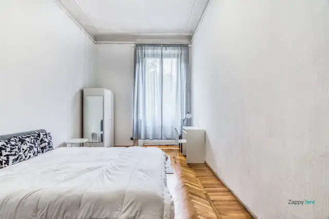 Room in {3}, Viale Abruzzi - Photo 1