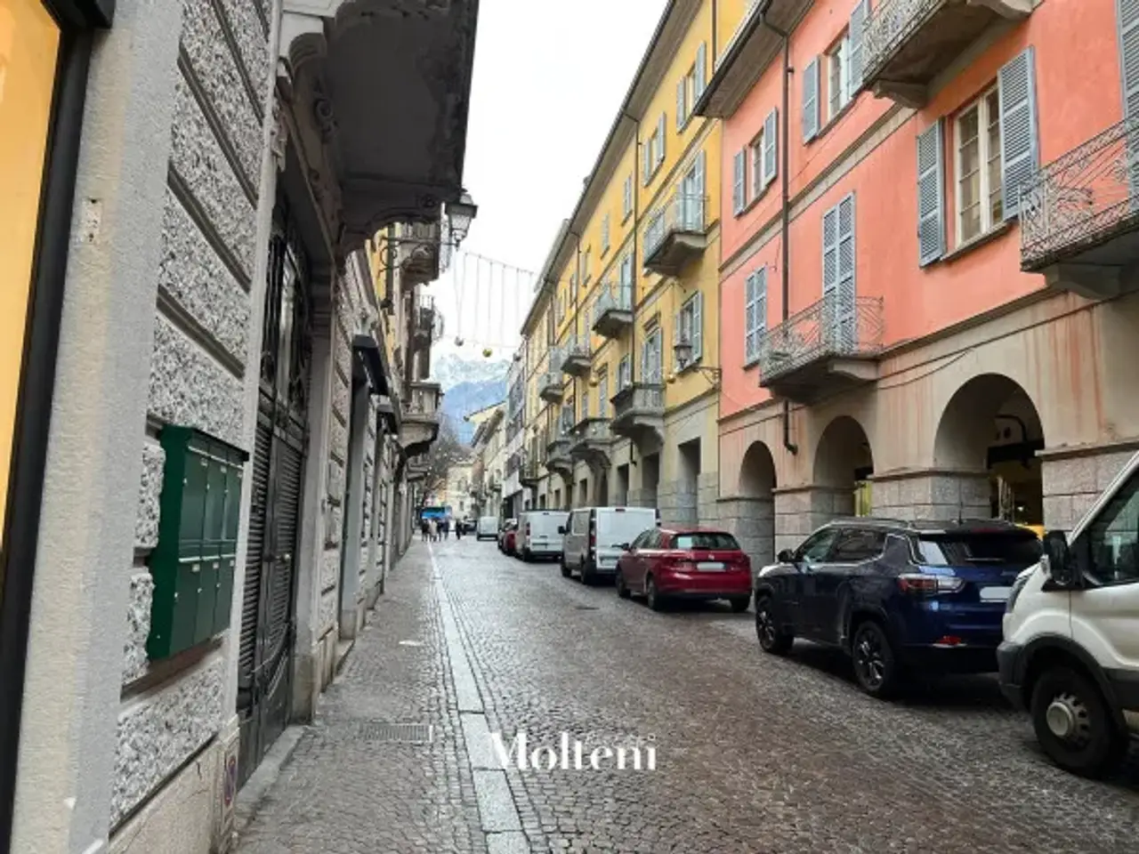 Negozio in Via Camillo Benso di Cavour, Lecco, {3} - Foto 1