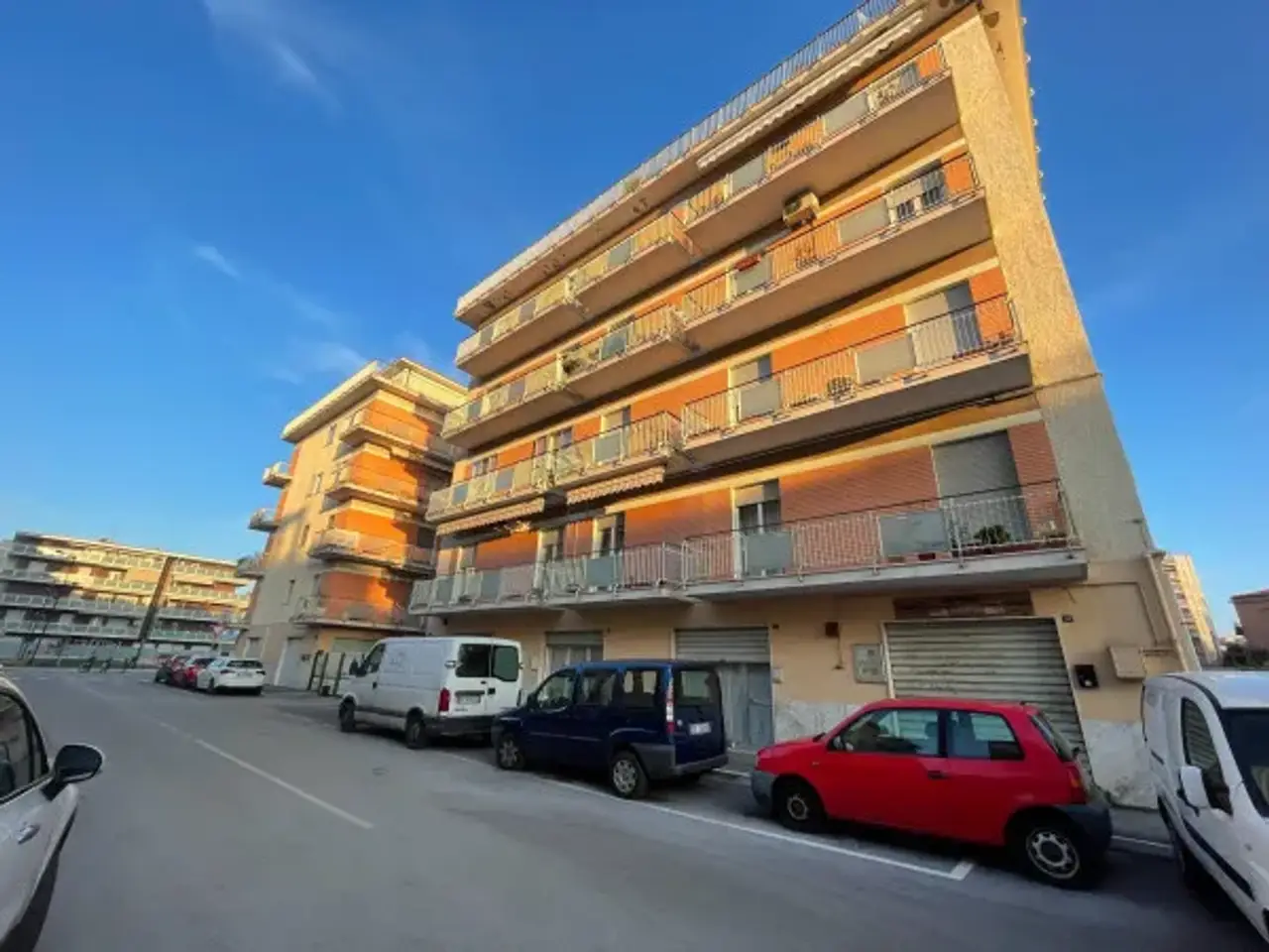 Negozio in Via Francesco Caracciolo, Pescara, {3} - Foto 1