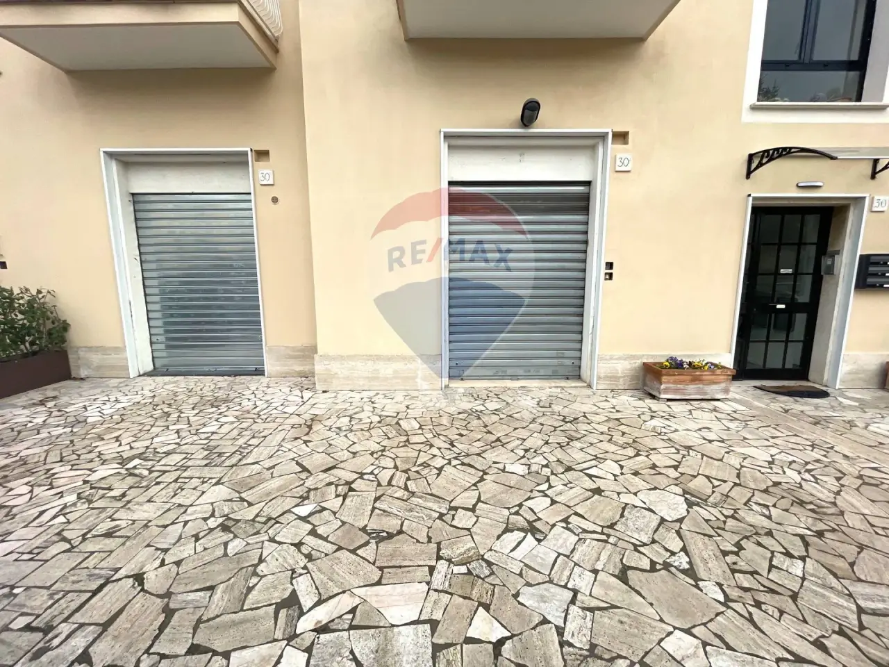 Negozio in Via di San Tarcisio 30 B, Roma, {3} - Foto 1